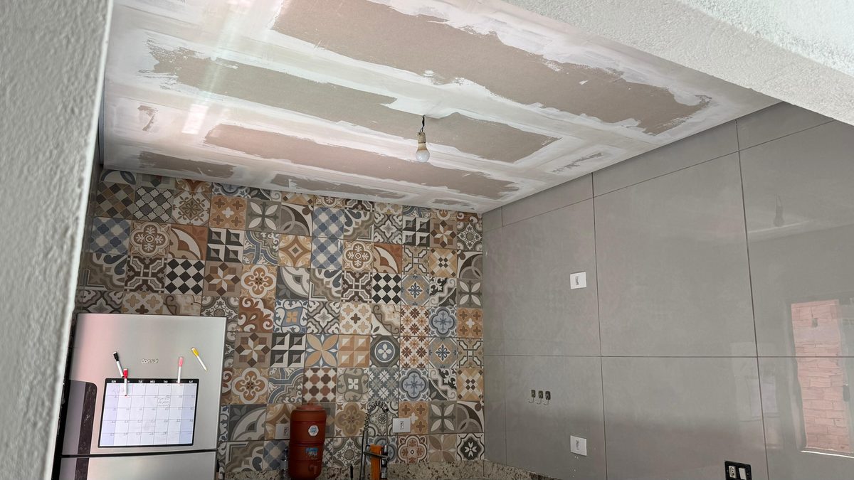 Forro de gesso em cozinha residencial BH